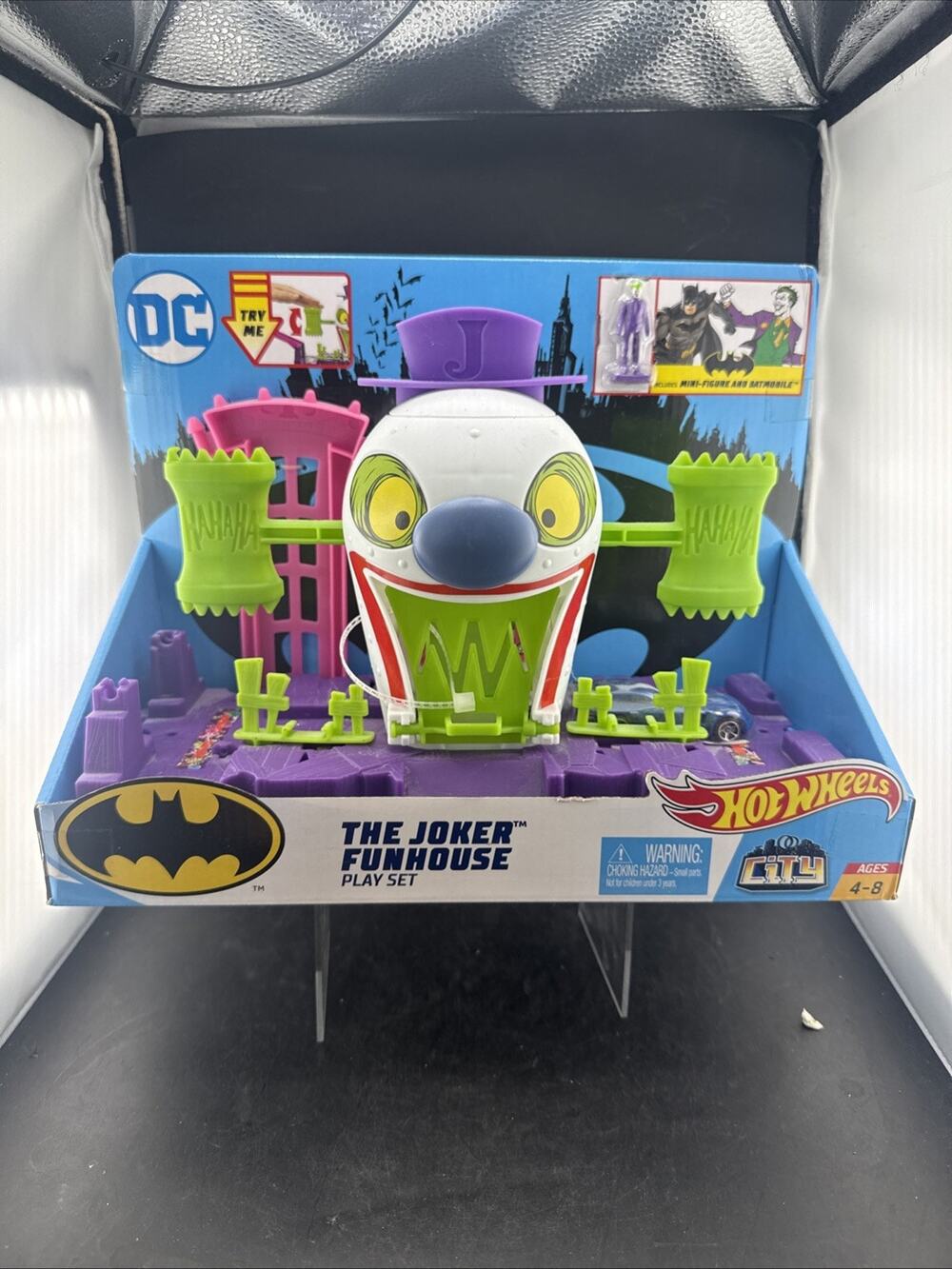 Hot Wheels DC Batman The Joker Funhouse Play Set New Sealed Box Batmobile Mini